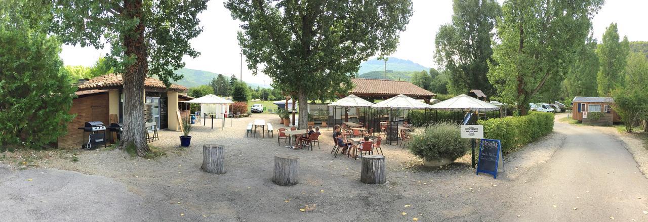 Les Chapelains Hotel Saillans  Buitenkant foto